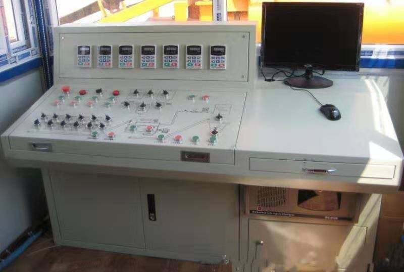 計(jì)算機(jī)操作臺(tái)